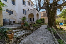 EXCEPTIONNEL ET RARE DANS LE CENTRE DE SOMMIERES : Maison de Maître avec Piscine   (30)