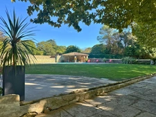 RARE : Offrez-vous une magnifique  Propriété ( mas de 10 pièces et 2.6 hectares de parc ) aux portes de SOMMIERES (30)