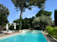 Magnifique PROPRIETE : Maison de Maître et  deux dépendances (  17 pièces / 400 m² )  située à VERARGUES (34) DEDIEE A UN PROJET FAMILIAL ET / OU LOCATIONS SAISONNIERES DE LUXE