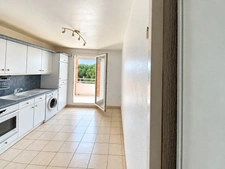 CENTRE MONTPELLIER PROCHE POLYGONE ET GARE : T4 DE 94 M²+TERRASSE DE 16M² +GARAGE FERME + CAVE !!