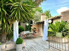 Magnifique PROPRIETE : Maison de Maître et  deux dépendances (  17 pièces / 400 m² )  située à VERARGUES (34) DEDIEE A UN PROJET FAMILIAL ET / OU LOCATIONS SAISONNIERES DE LUXE