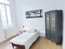 Dans un Hôtel Particulier au centre de Sommières : Appartement Bourgeois refait à neuf  !