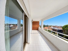 CENTRE MONTPELLIER PROCHE POLYGONE ET GARE : T4 DE 94 M²+TERRASSE DE 16M² +GARAGE FERME + CAVE !!