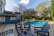 EXCEPTIONNEL ET RARE DANS LE CENTRE DE SOMMIERES : Maison de Maître avec Piscine   (30)