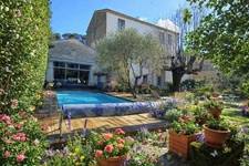 EXCEPTIONNEL ET RARE DANS LE CENTRE DE SOMMIERES : Maison de Maître avec Piscine   (30)