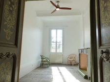 Dans un Hôtel Particulier au centre de Sommières : Appartement Bourgeois refait à neuf  !