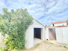 Maison à rénover 5 pièces SAINT CLEMENT DES BALEINES (17) MAISON à rénover 100 m² + STUDIO INDÉPENDANT 30 m² + GARAGE + JARDIN