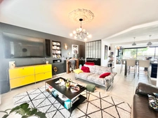 A VENDRE Maison 5 pièces Dompierre-sur-Mer, 142 m² piscine, 4 chambres jardin arboré de 1 035 m² 