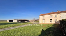 Maison à vendre 6 pièces SAINT PIERRE DE L'ILE (17) Ancien corps de ferme, fort potentiel 