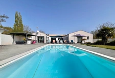 Maison à vendre 6 pièces 4 chambres Piscine LE THOU (17)