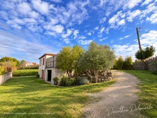 Maison à vendre 4 pièces SAINT JEAN D'ANGELY (17) CŒUR DE VILLE – MAISON AVEC JARDIN ET SOUS-SOL TOTAL – FORT POTENTIEL
