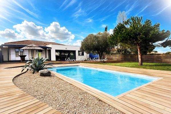 A VENDRE Maison 5 pièces Dompierre-sur-Mer, 142 m² piscine, 4 chambres jardin arboré de 1 035 m² 