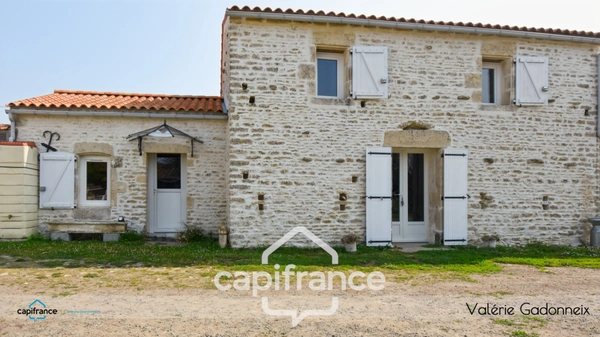 Dpt Vendée (85), 🏡 Maison charentaise rénovée avec dépendances et terrain à bâtir – Vix
