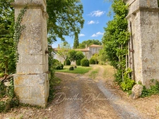 Maison à vendre 20 Pièces 700 m² VALLANS (79) Gentilhommière XVIIIᵉ – Domaine de caractère esprit château – env. 700 m² sur 1,4 ha