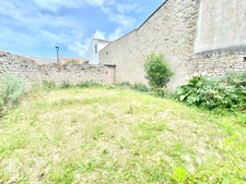 Maison à rénover 5 pièces SAINT CLEMENT DES BALEINES (17) MAISON à rénover 100 m² + STUDIO INDÉPENDANT 30 m² + GARAGE + JARDIN