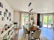 House: 8 rooms, 230m² - SAINT CERGUES (74) - garden, swimming pool, parking, 5 bedrooms and 42m² of independent space