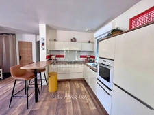 House: 8 rooms, 230m² - SAINT CERGUES (74) - garden, swimming pool, parking, 5 bedrooms and 42m² of independent space