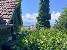 SAINT CERGUES (74) à vendre 7 pièces avec un espace indépendant 194,26m² + 140m² d’annexes dont une bâtisse indépendante, piscinable au calme vue lac 