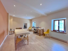 SAINT CERGUES (74) à vendre 7 pièces avec un espace indépendant 194,26m² + 140m² d’annexes dont une bâtisse indépendante, piscinable au calme vue lac 