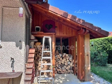 SAINT CERGUES (74) à vendre 7 pièces avec un espace indépendant 194,26m² + 140m² d’annexes dont une bâtisse indépendante, piscinable au calme vue lac 