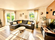 House: 8 rooms, 230m² - SAINT CERGUES (74) - garden, swimming pool, parking, 5 bedrooms and 42m² of independent space
