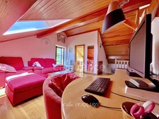 SAINT CERGUES (74) à vendre 7 pièces avec un espace indépendant 194,26m² + 140m² d’annexes dont une bâtisse indépendante, piscinable au calme vue lac 