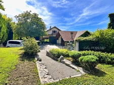 SAINT CERGUES (74) à vendre 7 pièces avec un espace indépendant 194,26m² + 140m² d’annexes dont une bâtisse indépendante, piscinable au calme vue lac 