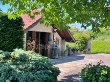 SAINT CERGUES (74) à vendre 7 pièces avec un espace indépendant 194,26m² + 140m² d’annexes dont une bâtisse indépendante, piscinable au calme vue lac 
