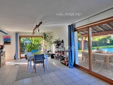 Maison SCIEZ (74), Maison 4 chambres avec piscine et vue lac -DPE D, sous-sol, double garage, terrain, calme. Un cadre de vie très agréable !
