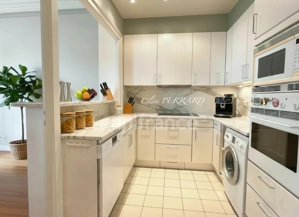 Dpt Haute Savoie (74), à vendre ANNECY centre, appartement T3 traversant de 86 m²