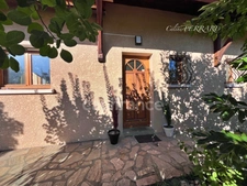 Maison SCIEZ (74), Maison 4 chambres avec piscine et vue lac - sous-sol, double garage, terrain, calme. Un cadre de vie très agréable !