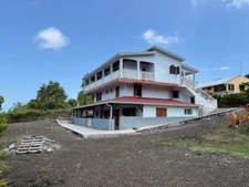 Immeuble de 5 logements à vendre LE VAUCLIN (97280), refait à neuf !