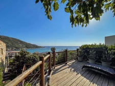 Dpt Corse du Sud (20), à vendre à Tizzano, Villa de charme 180 m² - Terrain de 1 000 m² avec dépendance et piscine 