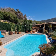 Dpt Corse du Sud (20), à vendre à Tizzano, Villa de charme 180 m² - Terrain de 1 000 m² avec dépendance et piscine 