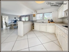 Architect-designed house with character – 285 m² of living space – Panoramic views – Swimming pool – Large garage