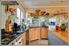 Character house + swimming pool + panoramic view + outbuildings – potential for a gîte – Tarn-et-Garonne (82)