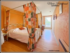 Architect-designed house with character – 285 m² of living space – Panoramic views – Swimming pool – Large garage