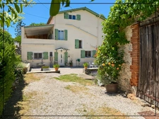 Character house + swimming pool + panoramic view + outbuildings – potential for a gîte – Tarn-et-Garonne (82)