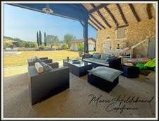 Maison en pierre de plus de 220m² - 5 chambres - jardin, piscine, dépendances - 3600m²
