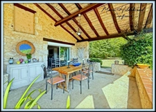 Stone house of over 210m² - 5 bedrooms - garden, swimming pool, outbuildings - 3600m²
