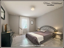 Architect-designed house with character – 285 m² of living space – Panoramic views – Swimming pool – Large garage