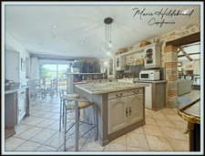 Maison en pierre de plus de 220m² - 5 chambres - jardin, piscine, dépendances - 3600m²