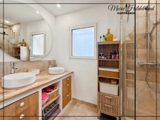 Ensemble de 2 Maisons - 8 pièces - 1hectare de terrain - à 5mn de Valence