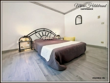 Architect-designed house with character – 285 m² of living space – Panoramic views – Swimming pool – Large garage