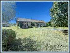 Maison en pierre de plus de 220m² - 5 chambres - jardin, piscine, dépendances - 3600m²