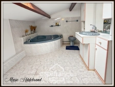 Maison de Caractère – 290 m², 8 Chambres, Jardin 7500 m², Vue Imprenable