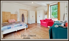 Stone house - 105m² living space - 750m² garden - 2 bedrooms - outbuilding
