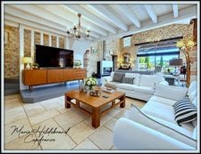 Stone house of over 210m² - 5 bedrooms - garden, swimming pool, outbuildings - 3600m²