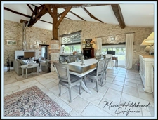 Maison en pierre de plus de 220m² - 5 chambres - jardin, piscine, dépendances - 3600m²