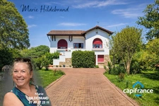 Character property with 5,500 m² of grounds, swimming pool, 7 bedrooms and separate living area